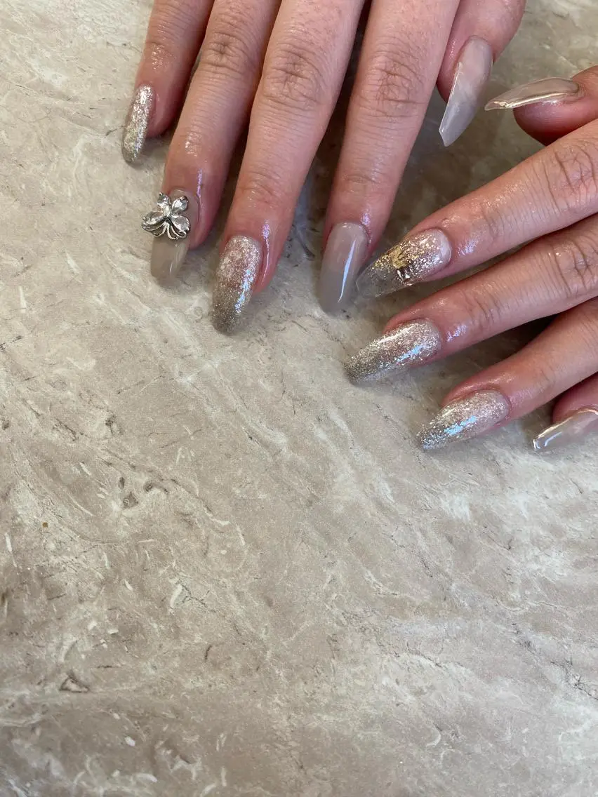 ネイル ラメ(グリッター) ニュアンスネイル ワンホンネイル linoa nailのネイルデザイン