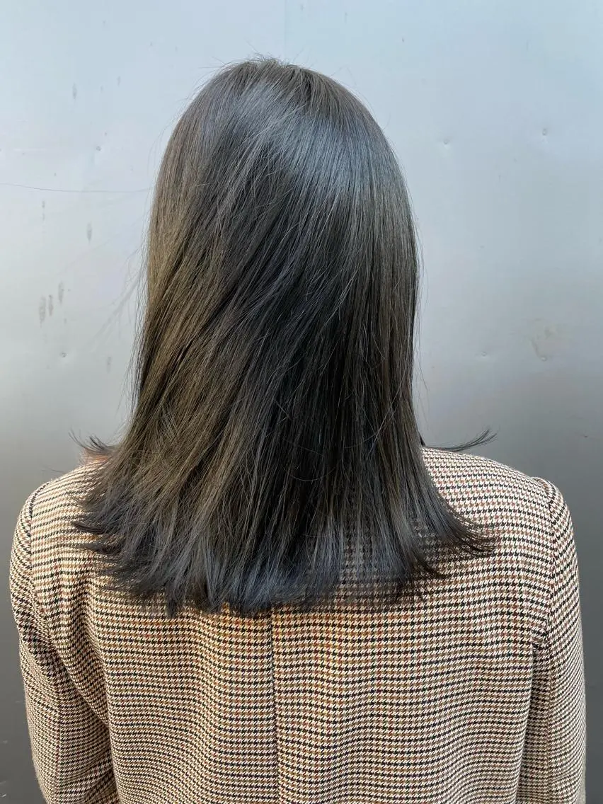 ミディアム カラー レイヤーウルフ エクステ磯部のヘアスタイル