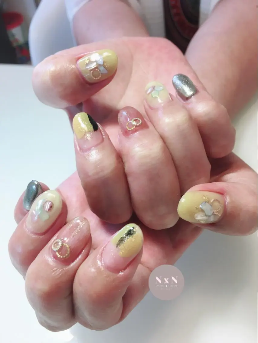 ネイル ジェルネイル ニュアンスネイル ピスタチオネイル ぷっくりネイル ストーンネイル nail salon N×Nのネイルデザイン