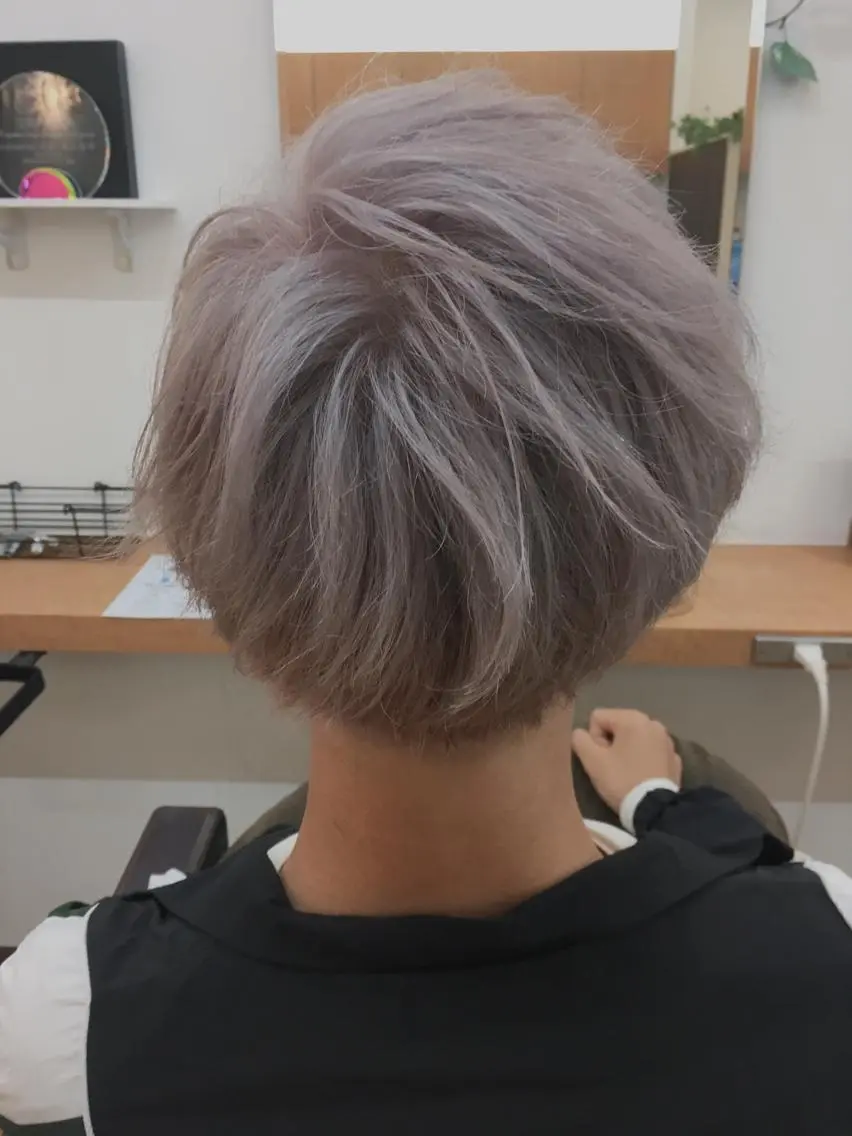 カラー ブリーチ 坂上 岳のヘアスタイル