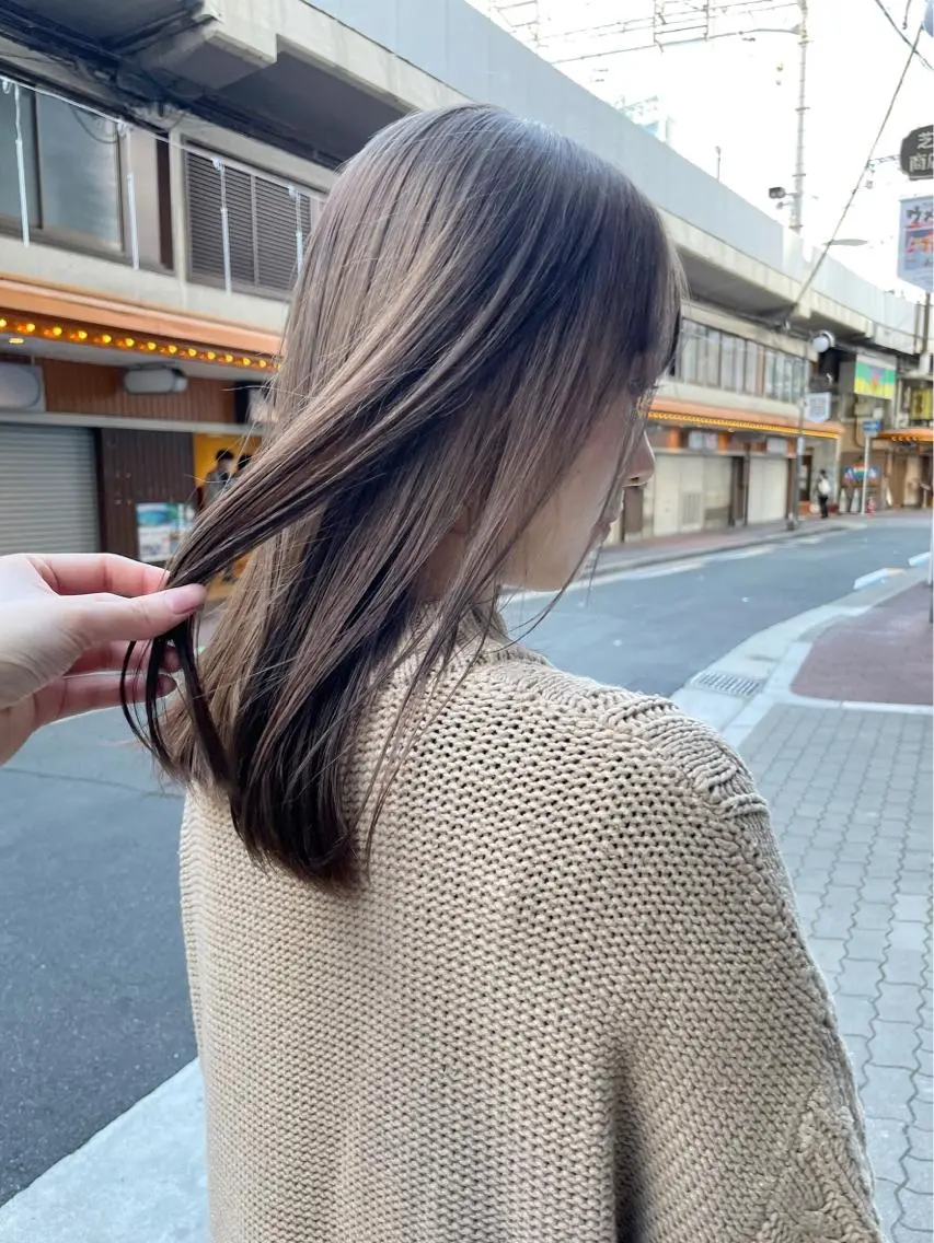 カラー white.梅田 デザインカラー🦄のヘアスタイル