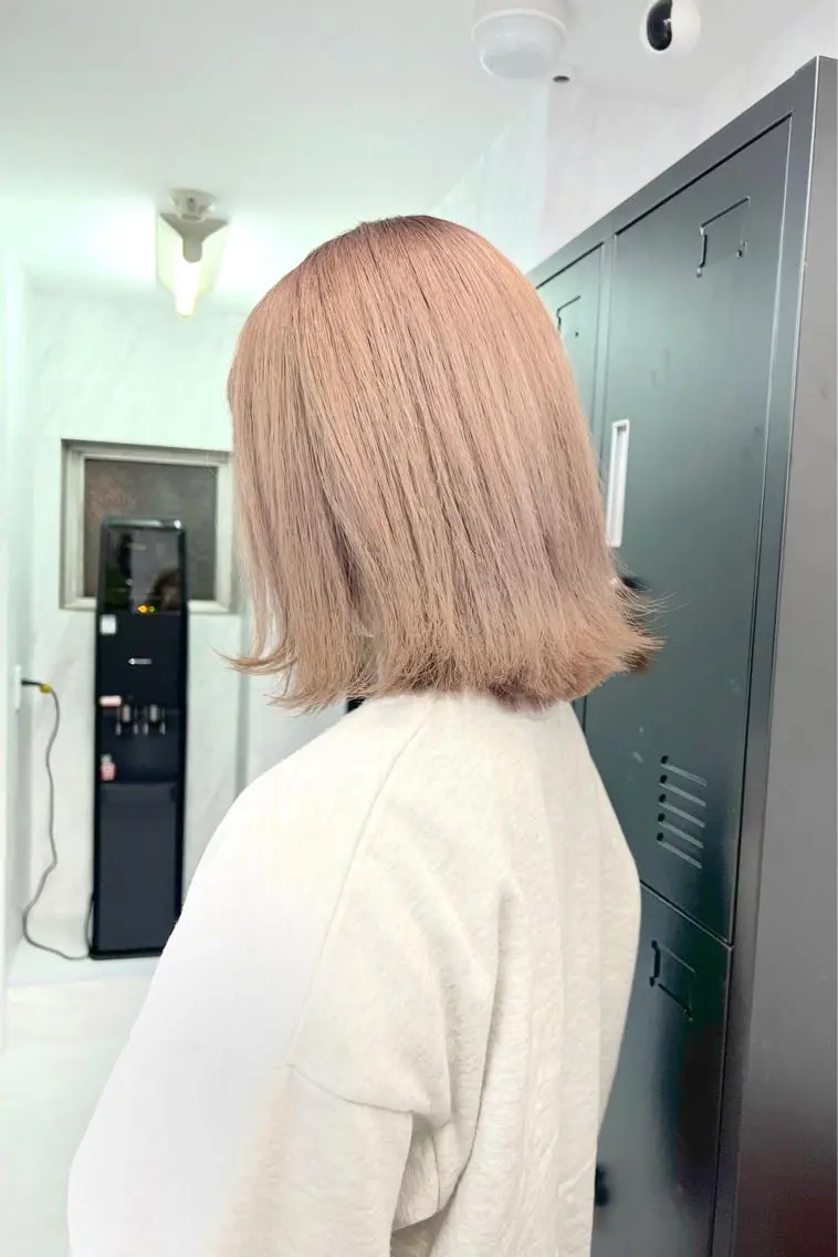 ミディアム カラー シールエクステ ハイトーンカラー エクステ ヘアカラー シールエクステ特化 ハイトーン、NANAのヘアスタイル