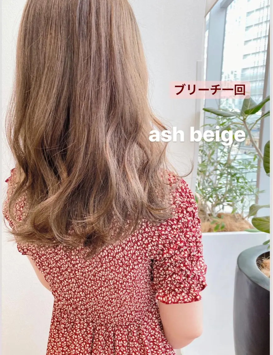 ロング カラー アッシュ ベージュカラー ブリーチ アイブロウ 🍋黒瀬梨央の眉毛・アイブロウイメージ