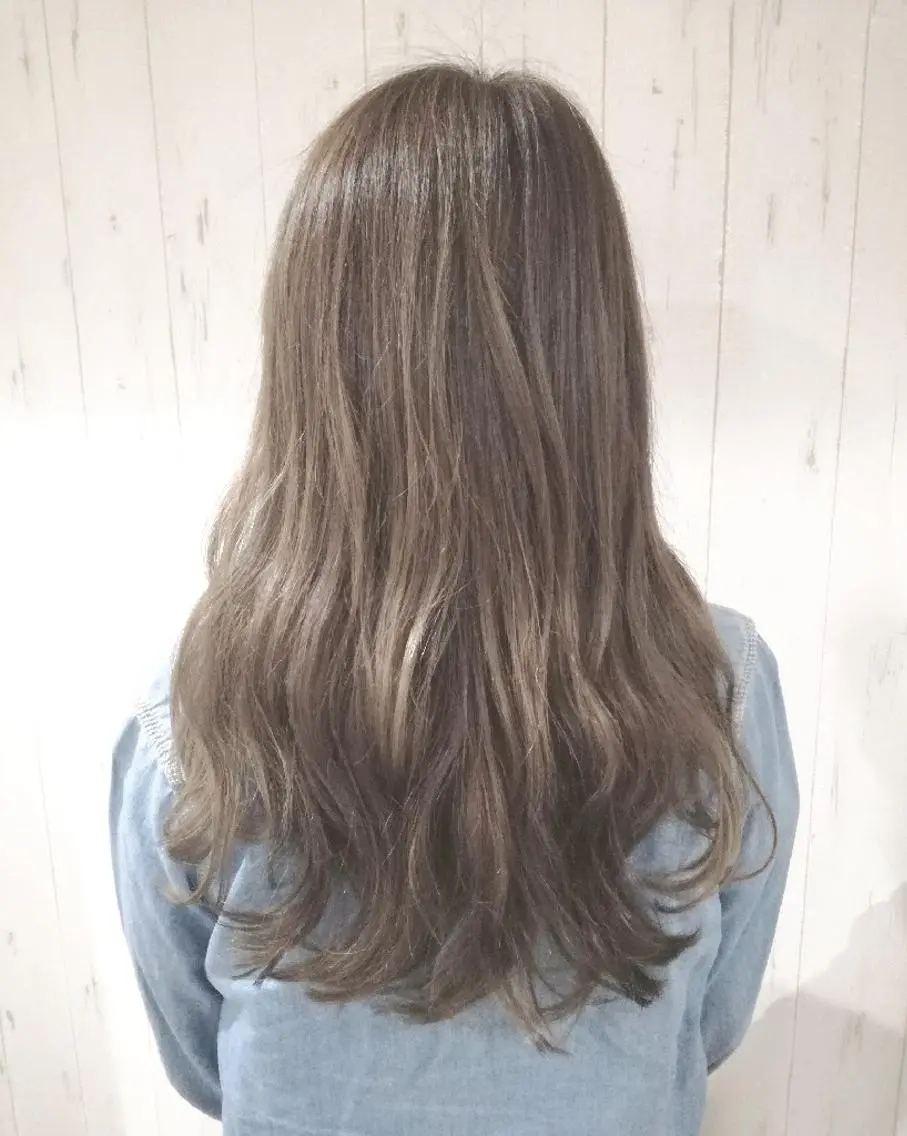 ロング カラー ベージュカラー ミルクティーベージュ 西川 敏夫のヘアスタイル