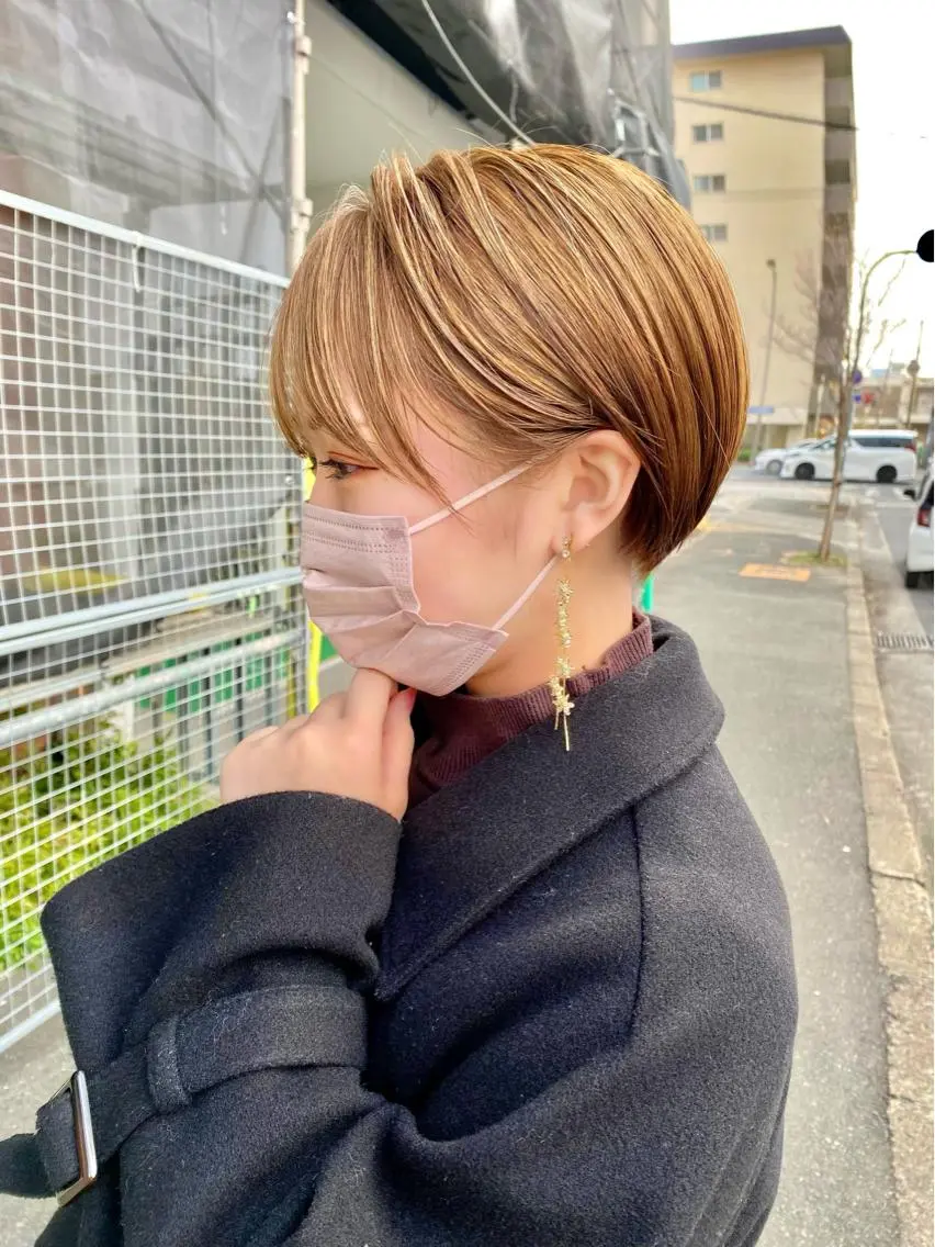 ショート カラー ベージュカラー ブリーチ ケアブリーチ ダブルカラー ハイライトカラー 中北篤志 ショートボブのヘアスタイル