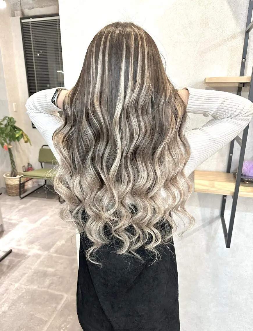 ロング カラー シールエクステ アディクシーカラー バレイヤージュ ブリーチ ケアブリーチ シール、 ハネエクステのヘアスタイル