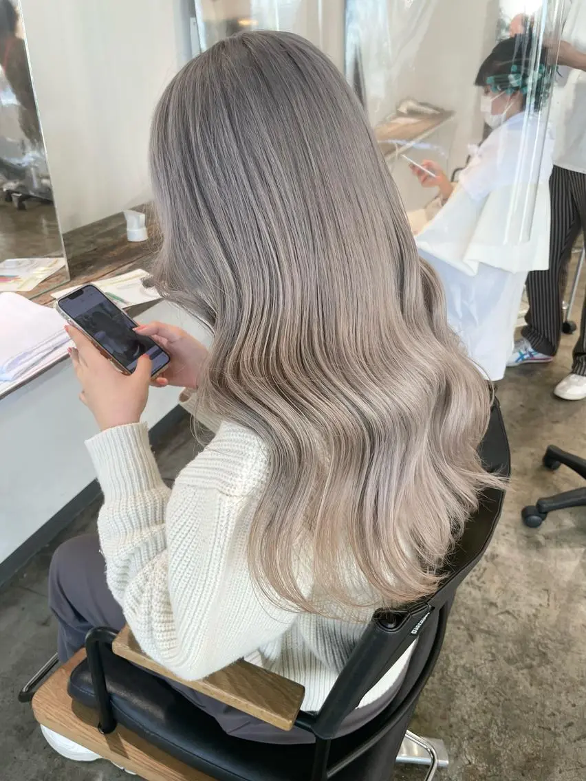 ロング ヘアカラー トリートメント ヘアセット ✨艶ブリーチカラー ✨四ノ宮裕己のヘアスタイル