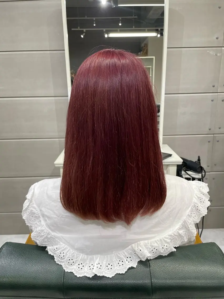 カラー ピンクカラー ミルクティー× グレージュMOMOのヘアスタイル