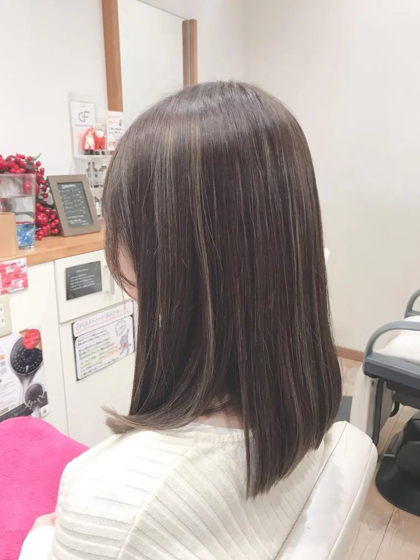 セミロング カラー アザマ　ヤスカツ _rosso 川口のヘアスタイル