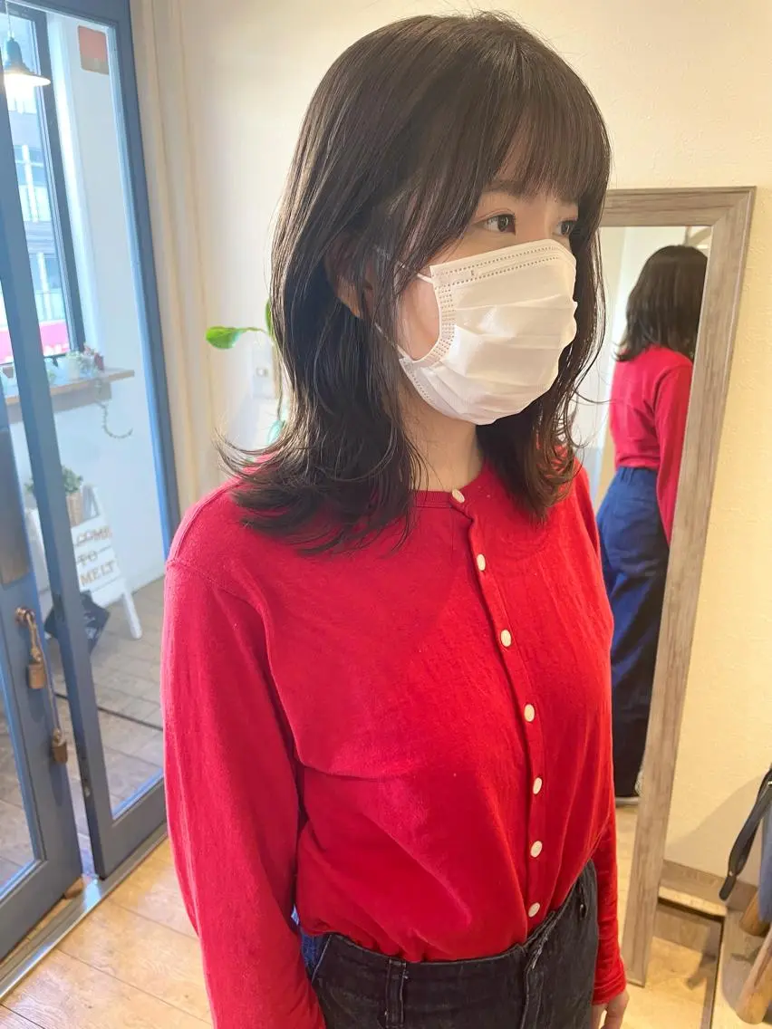 ミディアム カラー ボブレイヤー ベージュカラー ブリーチ 透明感カラー グレージュ 🩰オリーブ/ ベージュ松本咲花🩰のヘアスタイル