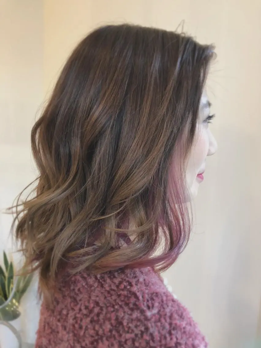 ミディアム ハイライト ヘアカラー Rina のヘアスタイル