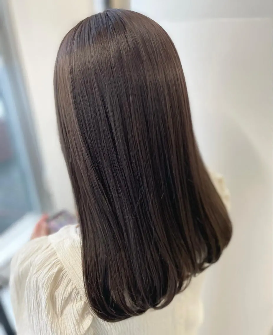 セミロング カラー アッシュ ブリーチ ブラウンカラー ショコラブラウン ショコラグレージュ カット ヘアカラー 透明感カラー/ レイヤー　YUKAのヘアスタイル