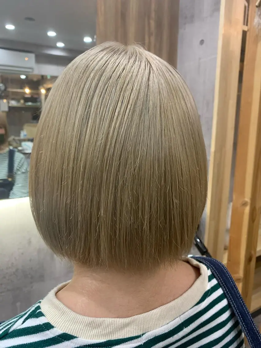 ショート カラー バレイヤージュ ベージュカラー ブリーチ ケアブリーチ ダブルカラー ヘアカラー トリートメント memento 斎藤大覚のヘアスタイル