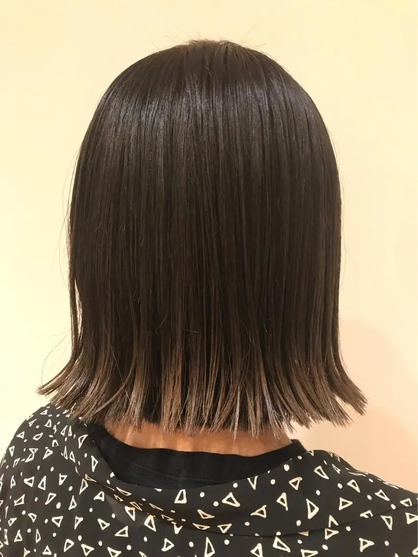 ミディアム 切りっぱなしボブ ボブ ウルフカット／吉村 桃子のヘアスタイル