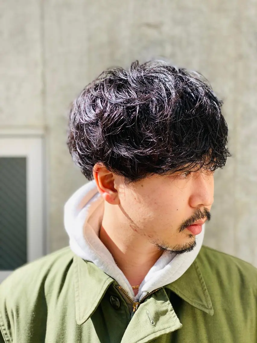 ショート パーマ メンズ センターパート フェードカット マッシュ メンズパーマ メンズツイストパーマ カット パーマ 池袋メンズパーマ フェード純平のヘアスタイル