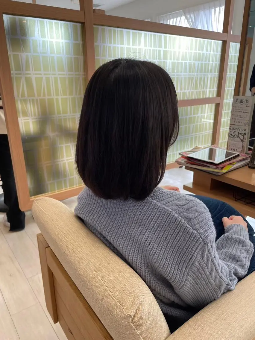 ミディアム ボブ être 加藤 悠花のヘアスタイル