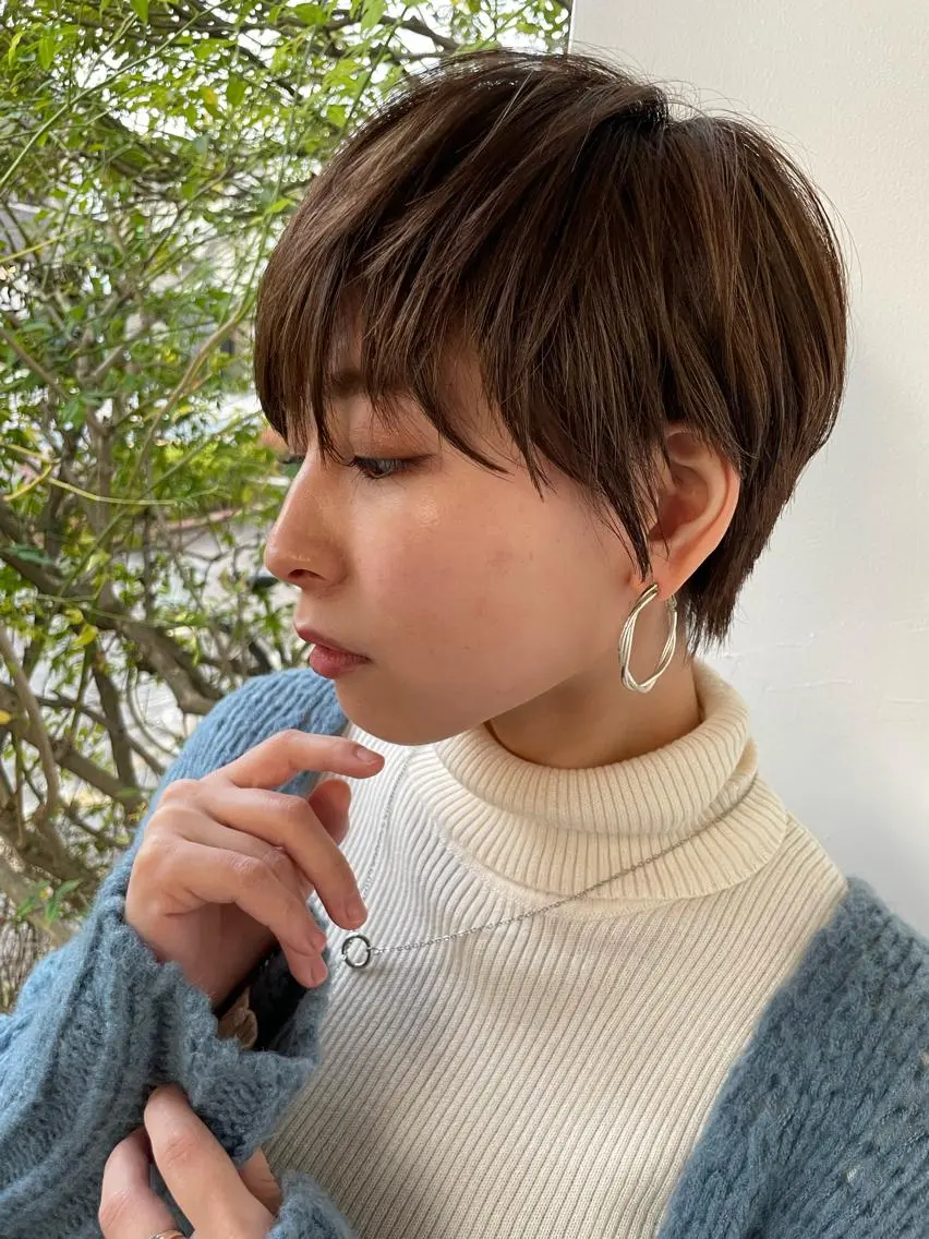 ショート カラー ベージュカラー ハイライトカラー くびれヘア ハイライト ショートヘア 小酒井 智洋のヘアスタイル