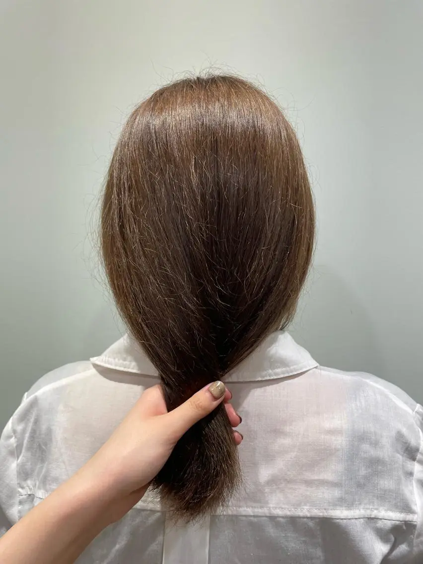 ミディアム ヘアカラー 井上 ほのかのヘアスタイル
