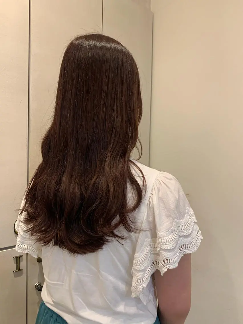 ロング ピンクブラウン om's poka 伊藤百花のヘアスタイル