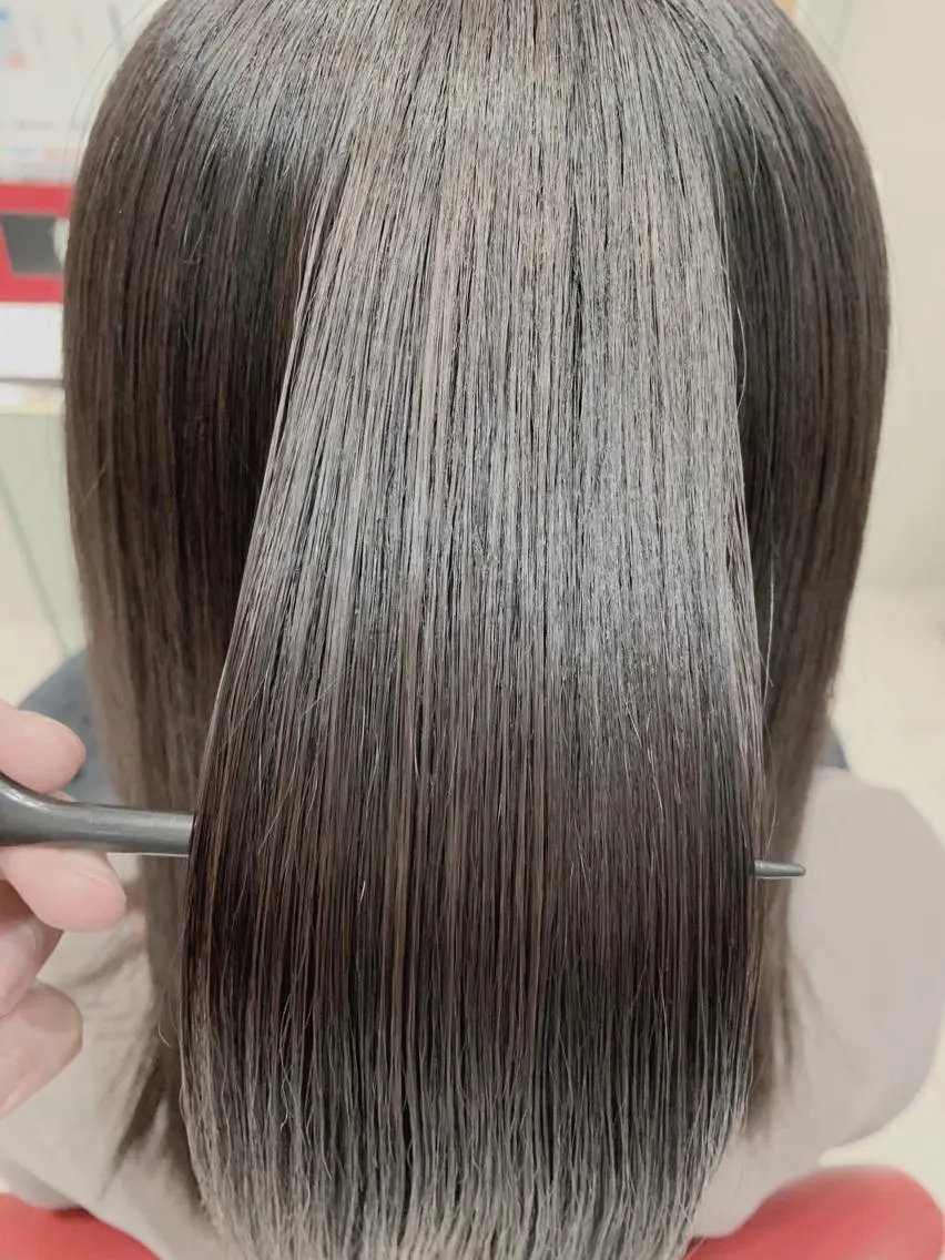 セミロング 髪質改善 金井 郁弥のヘアスタイル
