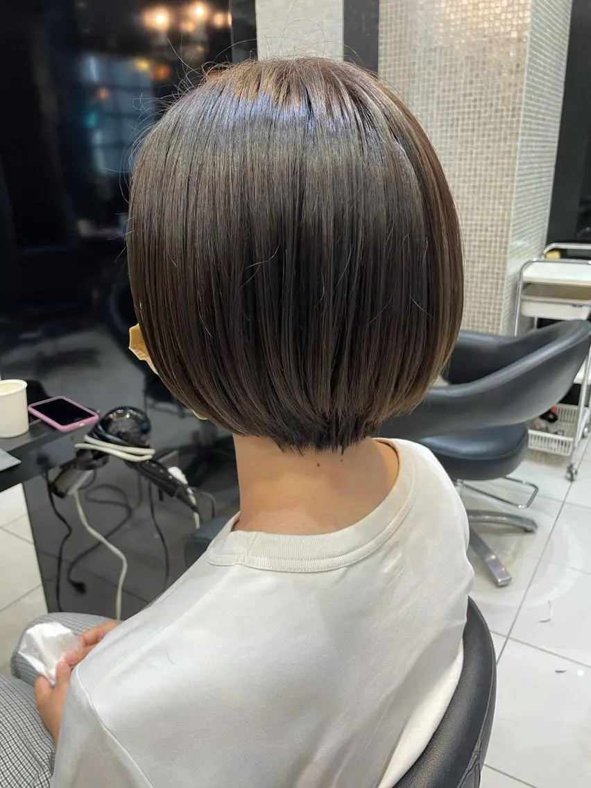 ショート カラー アッシュ オリーブアッシュ カット ヘアカラー 女性リピ90%🍨 🩷佐藤みずきのヘアスタイル
