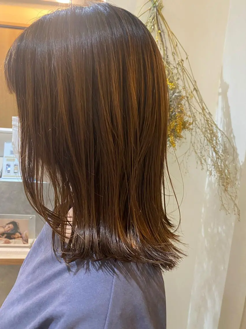 ミディアム レイヤーカット SALTWATER AYARIのヘアスタイル