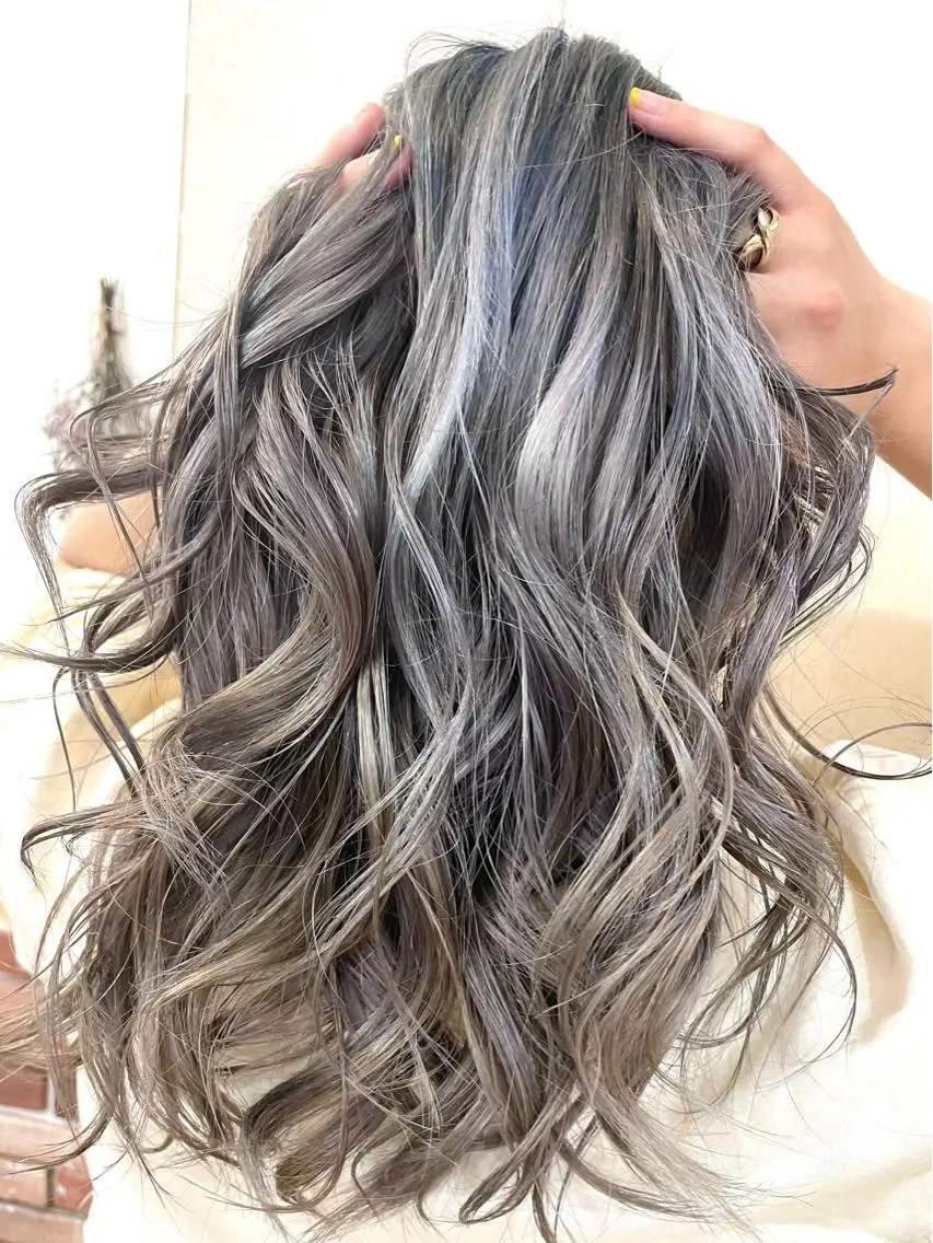 ミディアム カラー パーマ ヘアアレンジ メンズ シールエクステ メンズバレイヤージュ メンズブリーチ メンズハイライト メンズインナーカラー 🦋高瀬寛菜🦋 韓国/ブリーチのヘアスタイル