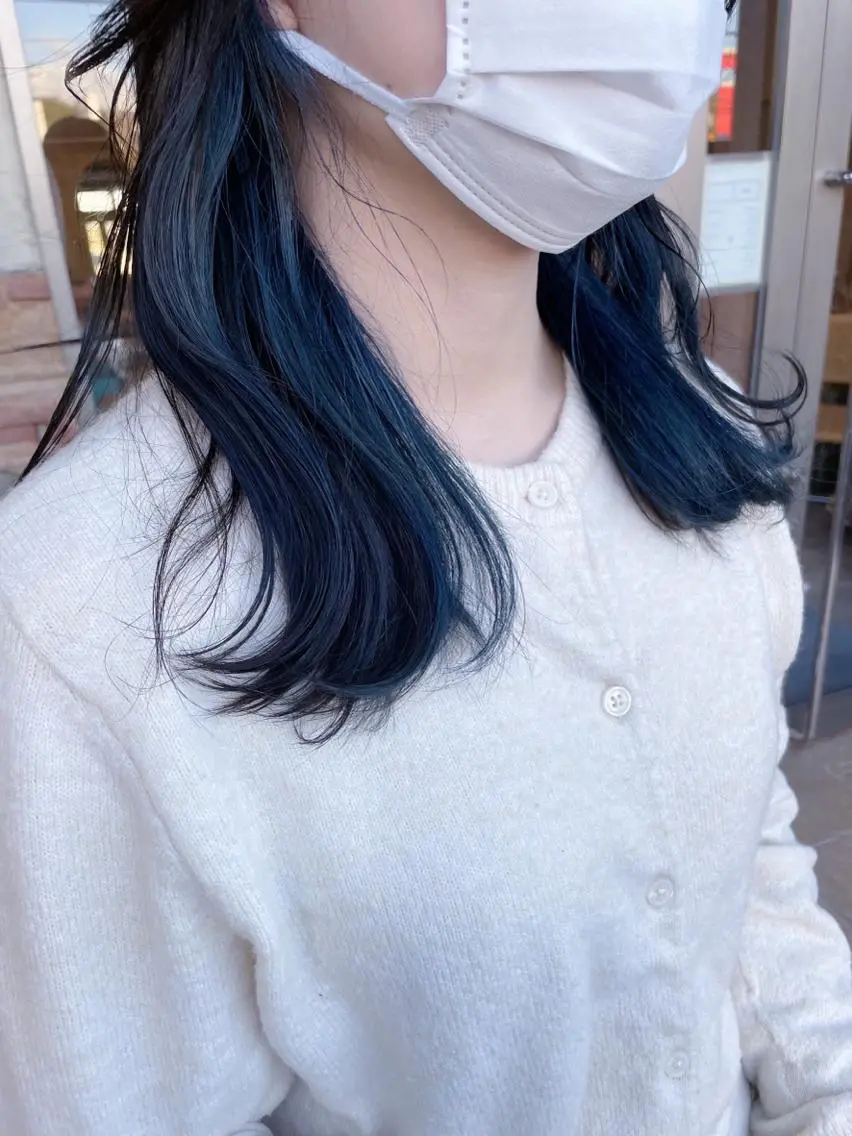 ミディアム カラー ブルーカラー 韓国ボブ👩🇰🇷 小野絢未のヘアスタイル
