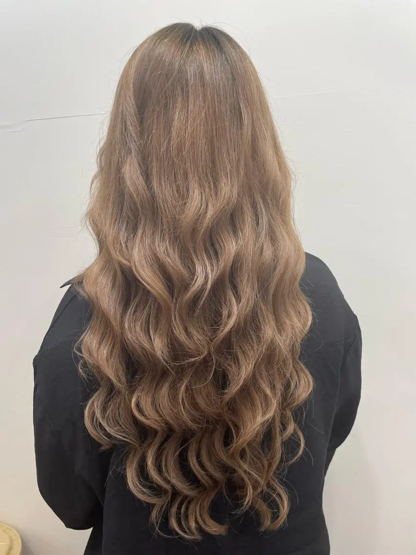 ロング カラー シールエクステ バレイヤージュ ブリーチ ケアブリーチ ダブルカラー ヘアカラー エクステ WEST OLAND加藤圭介のヘアスタイル