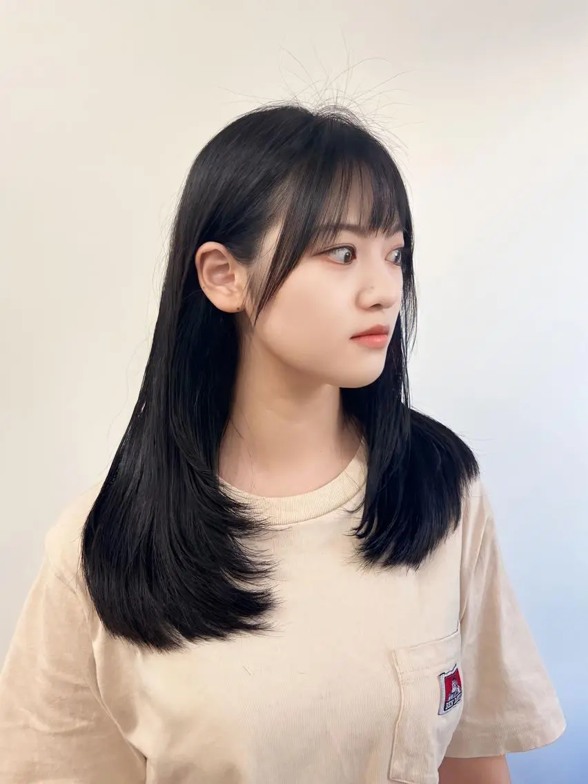 セミロング カラー パーマ ヘアアレンジ メンズ キッズ ネイル マツエク・マツパ アイブロウ メンズインナーカラー メンズ韓国風 黒髪 ブルーカラー ブルーブラック カット ヘアカラー トリートメント 渋谷レイヤーカット❌ 縮毛矯正専門/武田涼のヘアスタイル