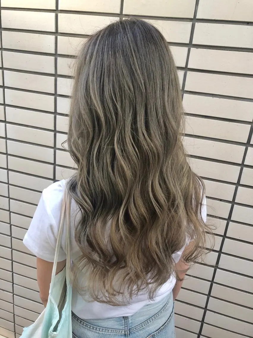 ロング カラー バレイヤージュ ハイトーンカラー レイヤーカット 🤍2nd🤍田所 美希のヘアスタイル