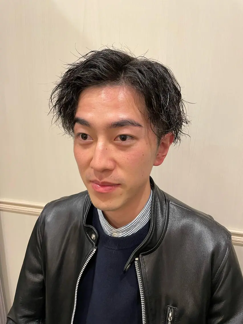 ショート パーマ メンズ センターパート メンズカット特化💈 遠山泰輝のヘアスタイル