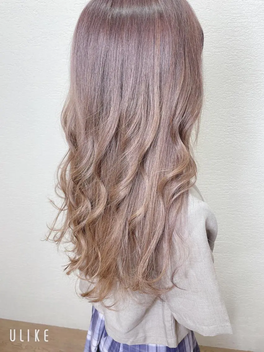 ロング カラー ベージュカラー ミルクティーベージュ カット ヘアカラー トリートメント ❣️モードケイズ塚口 和田一将のヘアスタイル