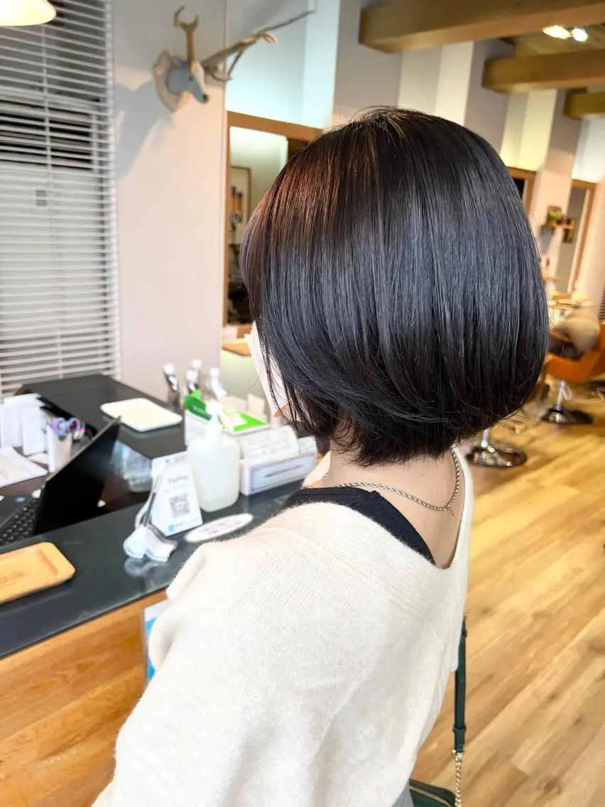 ショート カラー アッシュ ヘアカラー トリートメント 堀 望美のヘアスタイル