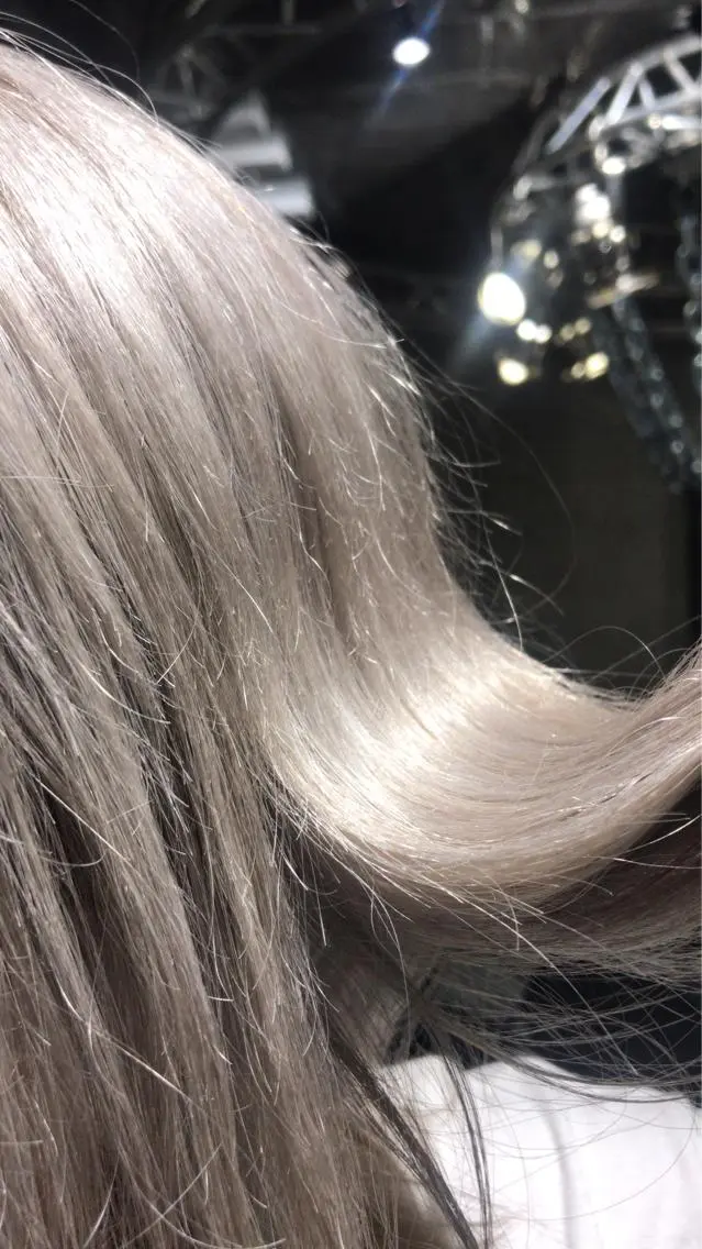 ミディアム ヘアカラー サイレント美容師 アイリィのヘアスタイル