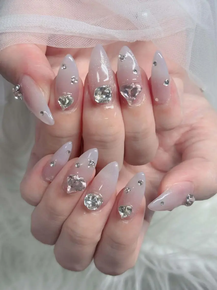 ネイル オーロラネイル フレンチネイル ジェルネイル ハロウィン キラキラネイル ハンドネイル H.baby Nail Salonのネイルデザイン