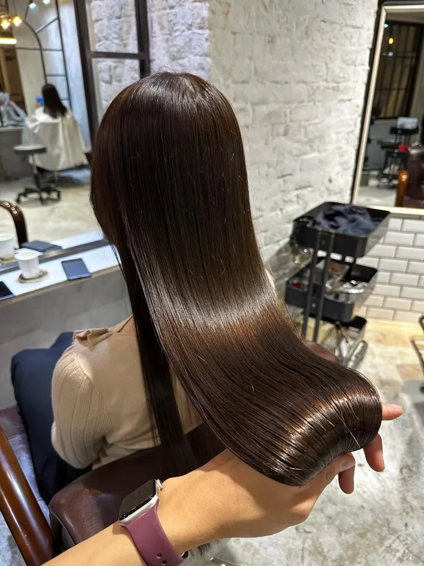 ロング 顔まわりレイヤー 韓国風ヘア レイヤーカット ローレイヤー 縮毛矯正 ヘアカラー トリートメント 【必ず似合わせます】 川口航平のヘアスタイル