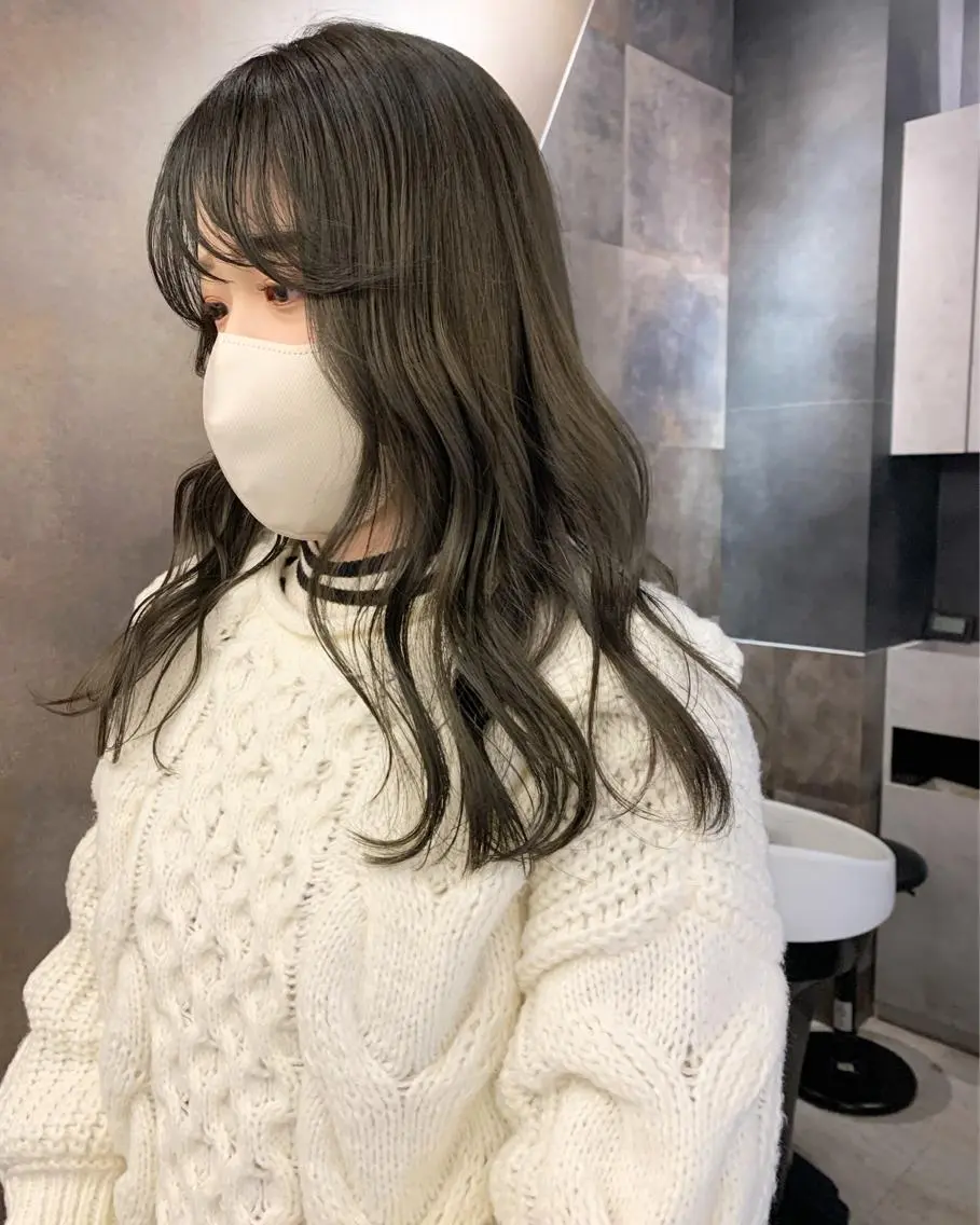 ロング カラー カット ヘアカラー SAKINO ベージュカラーのヘアスタイル
