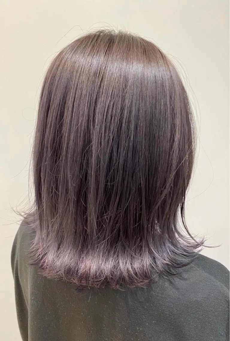 ミディアム アッシュ 外ハネヘア ヘアカラー トリートメント 【Zina札幌大通】 店長　福間 和也のヘアスタイル