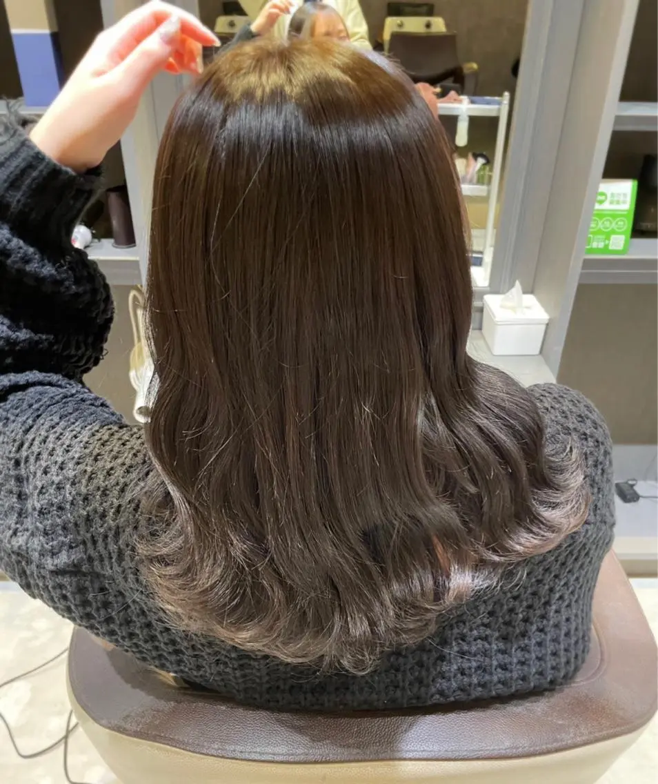 ミディアム 近野 美月のヘアスタイル