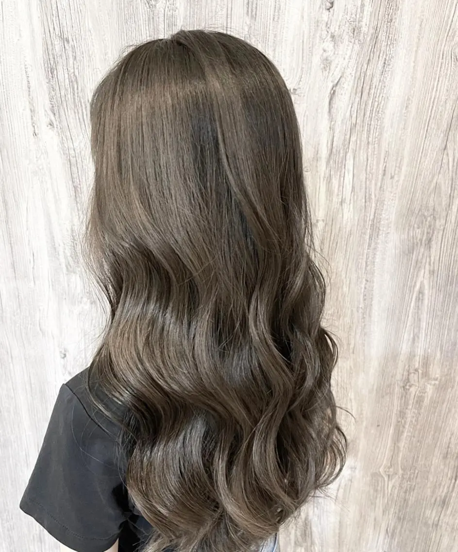 ロング カラー 透明感カラー グレージュ 髪質改善で 憧れの潤艶美髪にのヘアスタイル