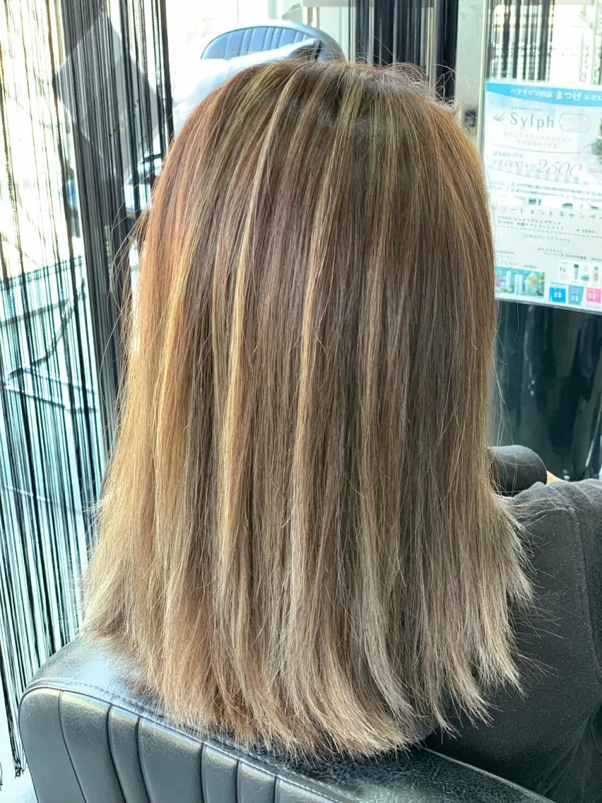 ミディアム カラー ヘアカラー 小林 美央のヘアスタイル