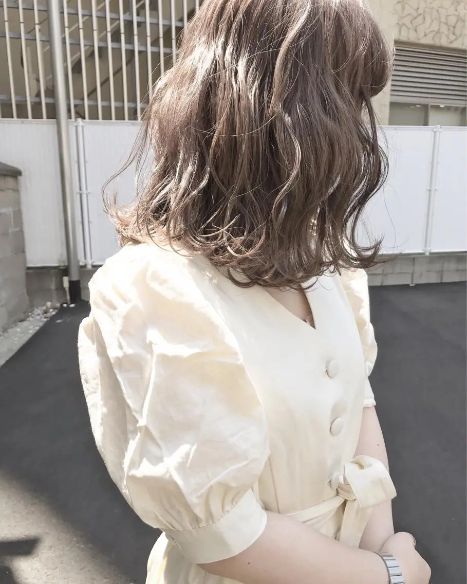 セミロング セピアベージュ ヘアカラー トリートメント Musiiik hairのヘアスタイル