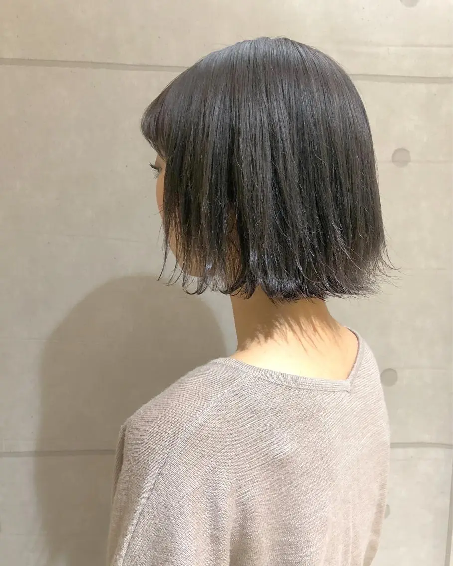 ショート カラー パーマ ヘアアレンジ マツエク・マツパ アッシュ アッシュグレー ヘアカラー トリートメント ハイトーン特化🤍 浦住のヘアスタイル