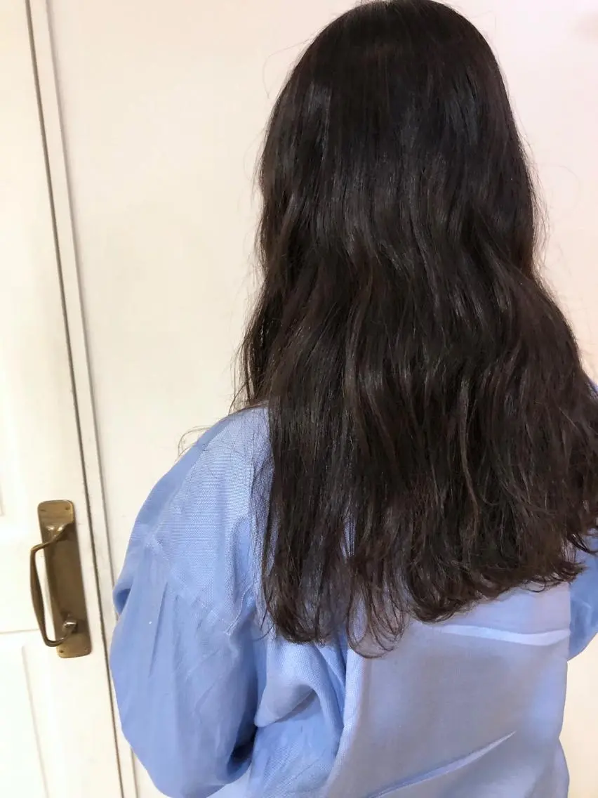ロング カラー MIOベージュカラー 柔らかいカラーのヘアスタイル
