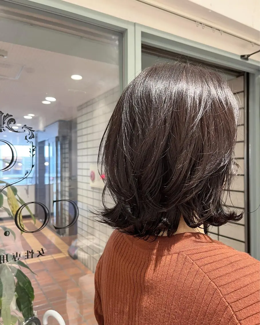 ミディアム カラー レイヤーカット MYA 🤍kanaのヘアスタイル