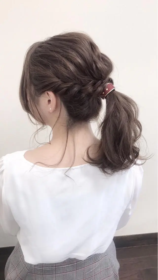 セミロング ヘアアレンジ ポニーテール ヘアセット 沢田 瞳のヘアスタイル