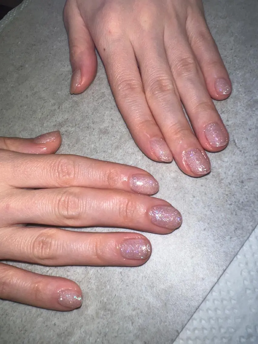 ネイル オーロラネイル ラメ(グリッター) ワンカラーネイル ハンドネイル ハンドケア Allma Nailのネイルデザイン