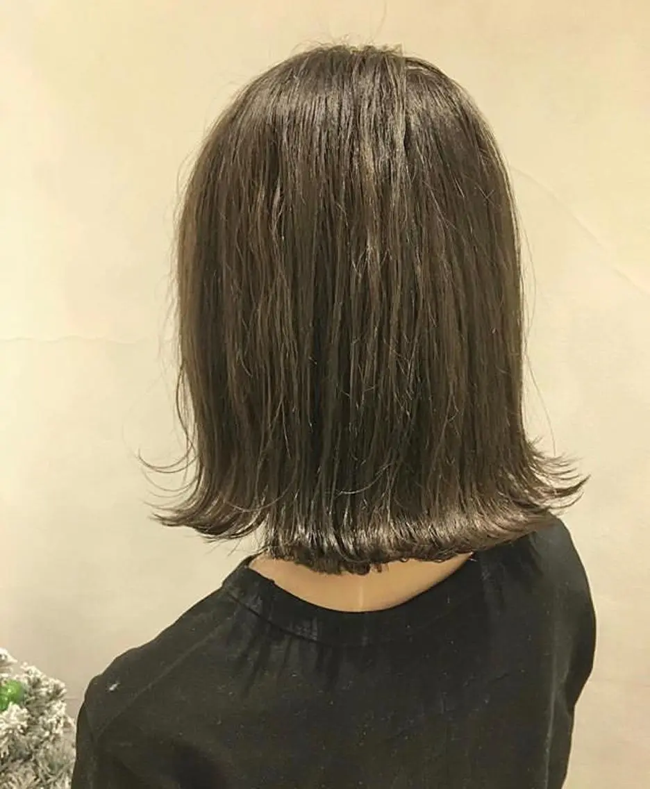 ショート カラー ヘアアレンジ アッシュ 透明感カラー グレージュ ボブ 外国人風カラー エグチ アキラのヘアスタイル