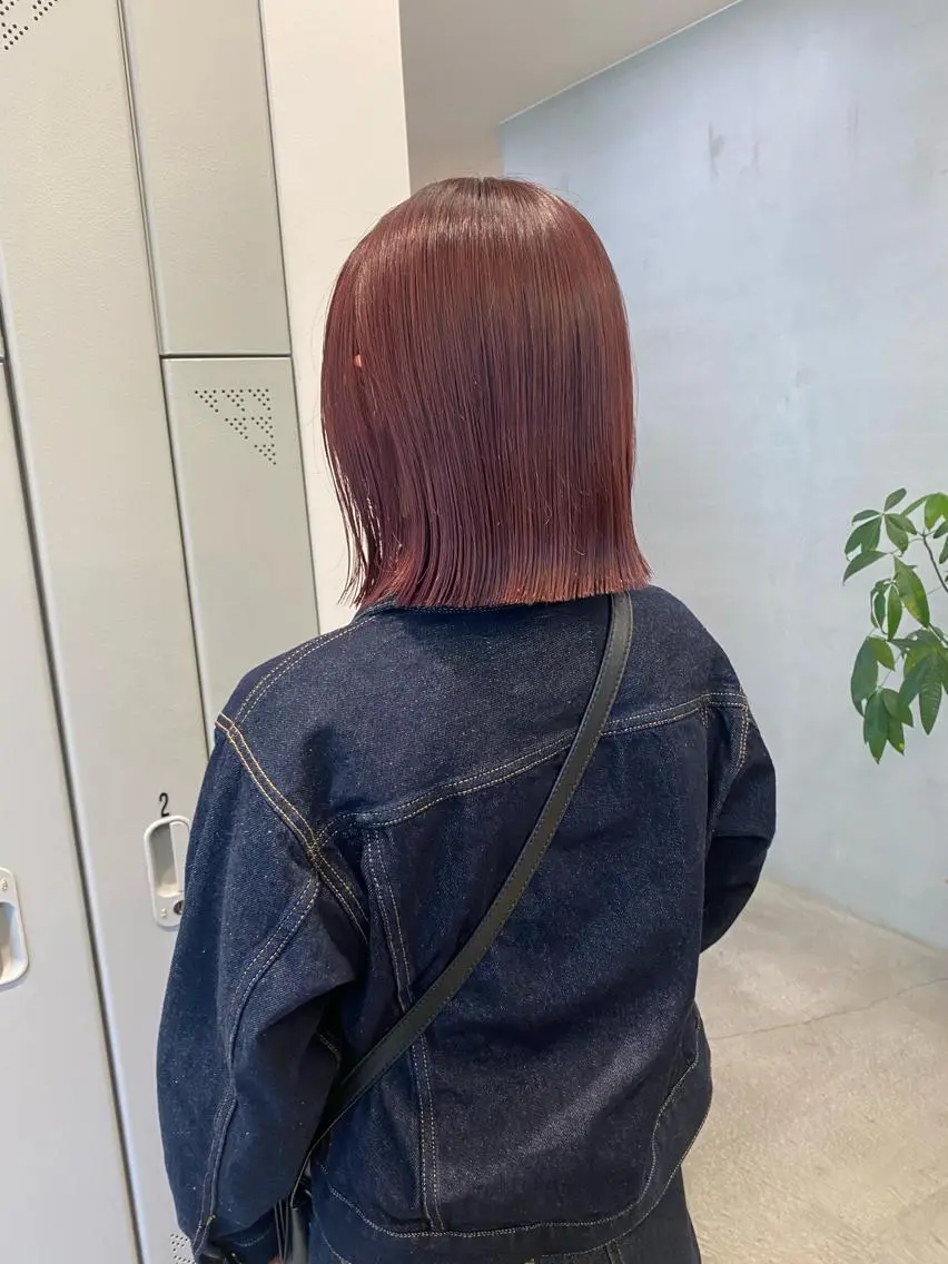 ミディアム カラー ブラウンカラー レッドカラー レッドブラウン ボブ 、 、のヘアスタイル